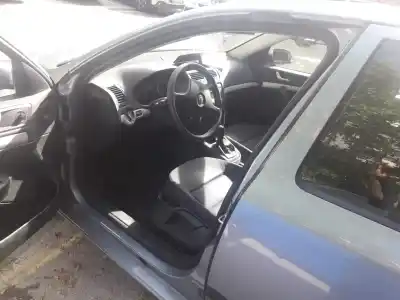 Veículo de Sucata skoda octavia berlina (1z3) 1.9 tdi do ano 2004 alimentado bjb