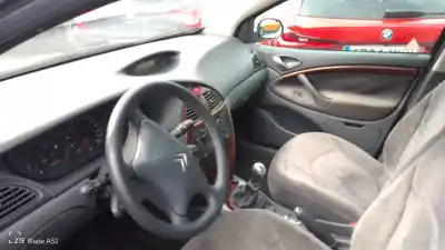 Veículo de Sucata citroen c5 berlina 2.2 hdi vivace do ano 2001 alimentado 4hx