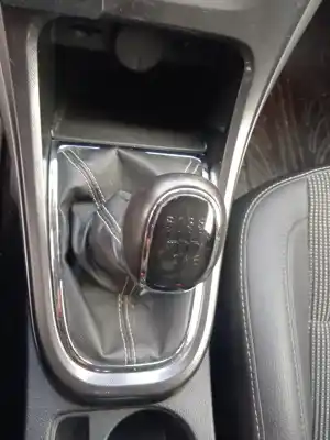 Veículo de Sucata opel astra j sports tourer cosmo do ano 2011 alimentado a17dtr