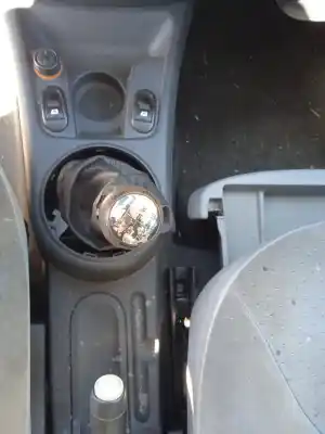 Veículo de Sucata citroen c3 1.4 do ano 2005 alimentado kfv