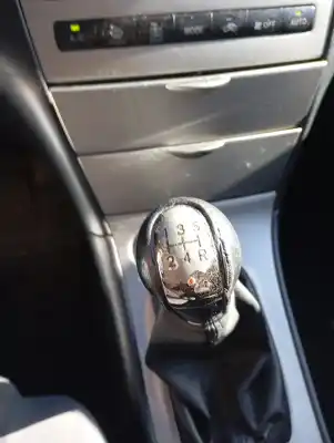 Veículo de Sucata toyota corolla (e12) 2.0 d-4d linea sol berlina do ano 2003 alimentado 1cdftv