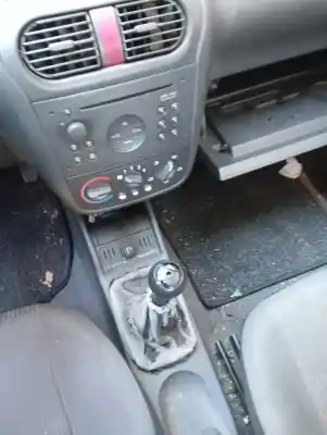 Vehicul casat opel corsa c cosmo al anului 2004 alimentat z13dt