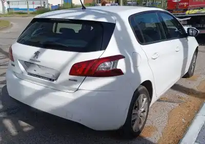 Véhicule à la ferraille peugeot 308 sw active de l'année 2015 alimenté bh01
