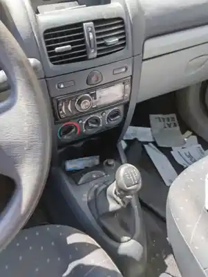 Здавання транспортного засобу renault clio ii fase ii (b/cb0) expression року 2003 потужний d7f726