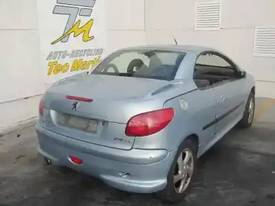Veículo de Sucata PEUGEOT 206 CC  do ano 2001 alimentado 
