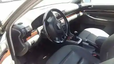 Veículo de Sucata AUDI A4 BERLINA (B5)  do ano 2000 alimentado 