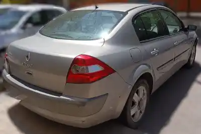 Véhicule à la ferraille RENAULT MEGANE II BERLINA 5P  de l'année 2004 alimenté 