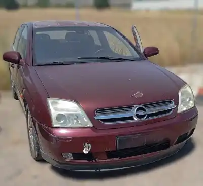 Veicolo di demolizione OPEL VECTRA C BERLINA  dell'anno 2002 alimentato Y22DTR