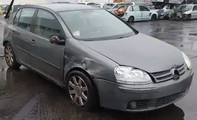 Veicolo di demolizione VOLKSWAGEN GOLF V BERLINA (1K1)  dell'anno 2004 alimentato BKC