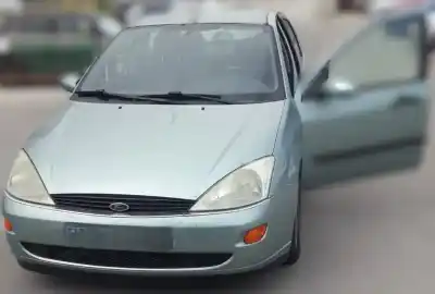Veicolo di demolizione FORD FOCUS BERLINA (CAK)  dell'anno 2001 alimentato FYDA