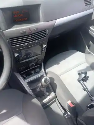 Vehículo de desguace OPEL ASTRA H BERLINA  del año 2005 con motor Z16XEP