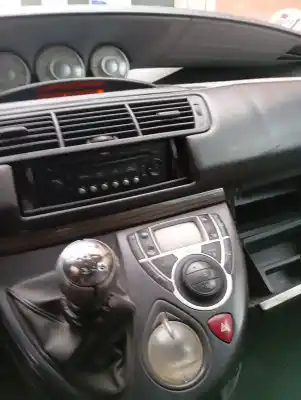 Veicolo di demolizione citroen c8 hdi 138 fap exclusive dell'anno 2010 alimentato rhr