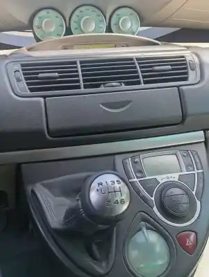 Scrapping Vehicle peugeot 807 sv of the year 2005 powered 4hw