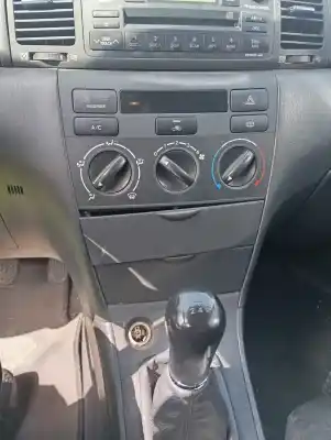 Veículo de Sucata toyota corolla (_e12_) 1.4 vvt-i (zze120_) do ano 2006 alimentado 4zz-fe