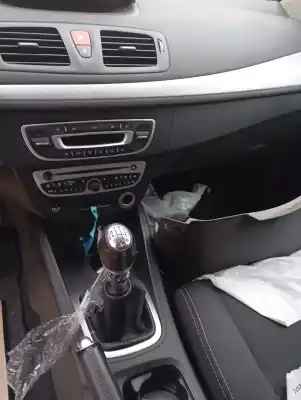 Veículo de Sucata renault megane iii coupe dynamique do ano 2010 alimentado k9k832