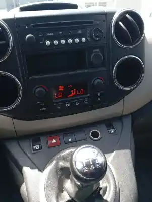 Veículo de Sucata citroen berlingo cuadro xtr plus do ano 2015 alimentado 9h05