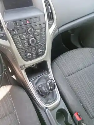 Veicolo di demolizione opel astra j lim. selective dell'anno 2012 alimentato b16dte