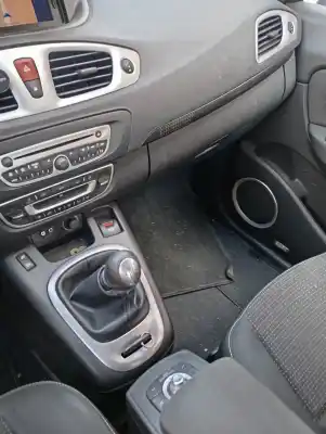 Vehicul casat renault scenic iii expression al anului 2009 alimentat k9k