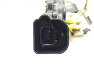 Автозапчастина б/у замок дверей заднього лівого для toyota avensis verso (m20) 2.0 d4-d luna посилання на oem iam 6906044060  