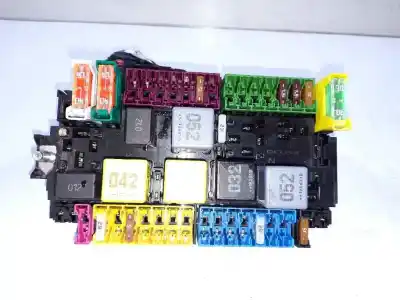 Gebrauchtes Autoersatzteil RELAIS SICHERUNGSKASTEN Multifunktionsrelais zum MERCEDES-BENZ VITO TOURER (447)  OEM-IAM-Referenzen A2469067100  33271312