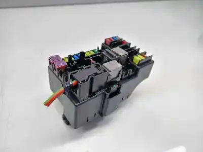 Second-hand car spare part fuse box unit for opel corsa e selective oem iam references 2b0z4010f
