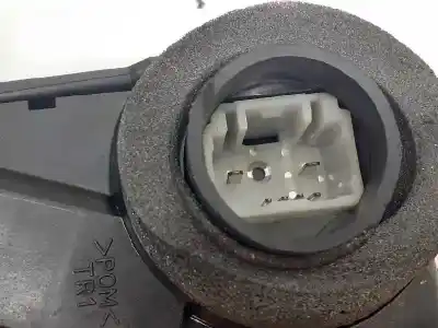 Pièce détachée automobile d'occasion serrure de porte avant droite pour toyota prius (nhw20) basis références oem iam 6903047080  