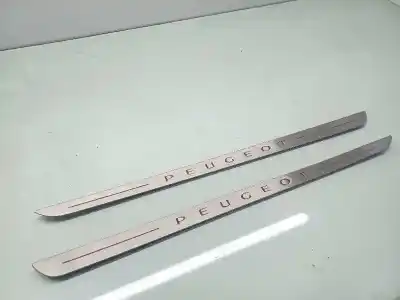 Recambio de automóvil de segunda mano de moldura para peugeot 208 gti referencias oem iam 98027937je
