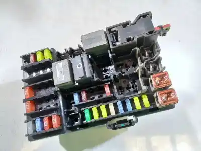 Second-hand car spare part fuse box unit for opel corsa e expression oem iam references 2b0z4010f  