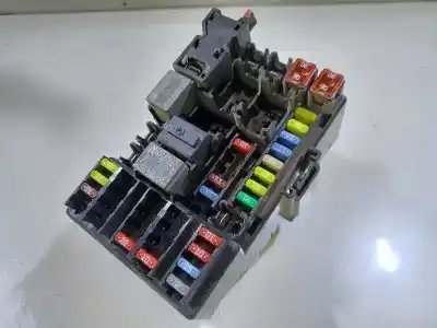 Second-hand car spare part fuse box unit for opel corsa e expression oem iam references 2b0z4010f  