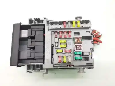 Pièce détachée automobile d'occasion boîtes à fusibles pour opel insignia berlina cosmo références oem iam 13222786