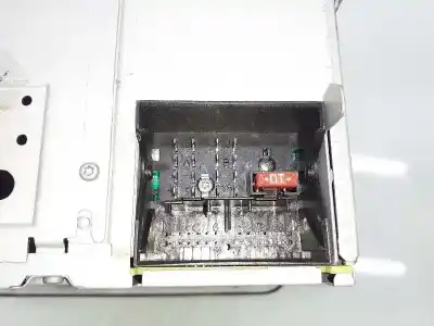 Second-hand car spare part audio system / radio cd for volkswagen t5 transporter (7e) 2.0 tdi oem iam references 7e5827505d  8157540212360