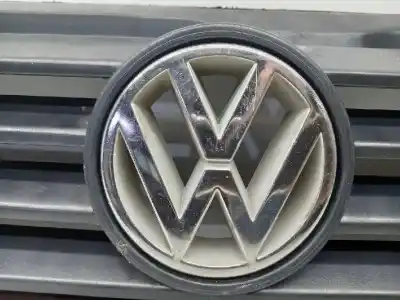 Автозапчасти б/у передняя решетка за volkswagen t4 caja abiert/doble cab. syncro (mod. 91) 2.4 diesel ссылки oem iam 701853653c  