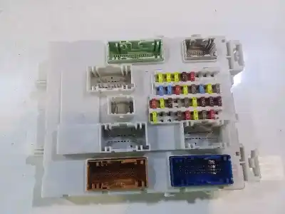 İkinci el araba yedek parçası röle/sigorta kutusu için ford focus lim. business oem iam referansları 97r1010012