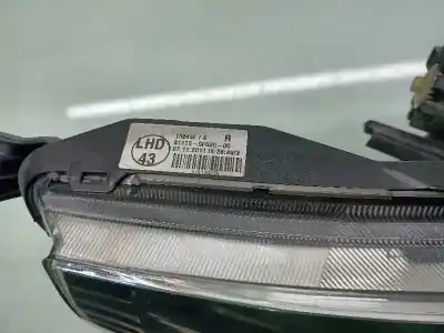 Second-hand car spare part right headlight for toyota verso comfort oem iam references 811300f090  811100f090