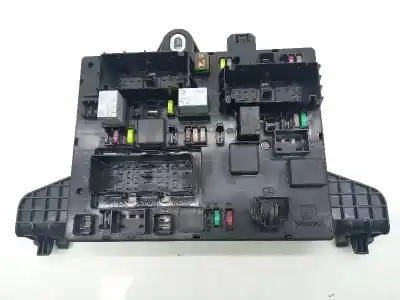 Second-hand car spare part fuse box unit for opel zafira tourer expression oem iam references 20957185