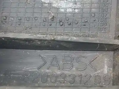 Автозапчастина б/у передня решіта для renault kangoo (f/kc0) confort expression посилання на oem iam 7701062877  8200331208