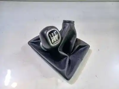 Second-hand car spare part gear lever knob for hyundai i20 25 aniversario oem iam references 43711c71104x  84640c80004x
