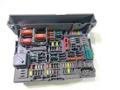 Second-hand car spare part fuse box unit for bmw serie 3 coupe (e92) e92 coupé 320d oem iam references  28332291030101 911944604