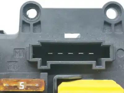 Pièce détachée automobile d'occasion boîtes à fusibles pour mercedes-benz viano (w639) 2.2 cdi compacto (639.811) références oem iam 6395450201  