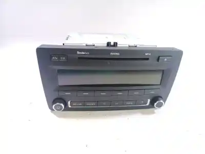 Peça sobressalente para automóvel em segunda mão sistema de áudio / rádio cd por skoda octavia berlina (1z3) trend referências oem iam 1z0035161g