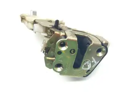 Second-hand car spare part rear right door lock for nissan terrano/terrano.ii (r20) 2.4 cat oem iam references 825020f615 89a521 8255250j01