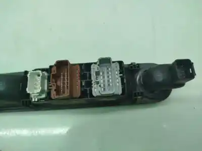 Pezzo di ricambio per auto di seconda mano interruttore alzacristalli anteriore sinistro per renault espace iv (jk0/1_) 2.2 dci (jk07) riferimenti oem iam   8200328425