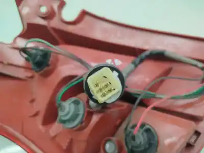 Автозапчастина б/у правий ліхтар для suzuki swift iii (mz, ez) 1.3 (rs 413) посилання на oem iam   