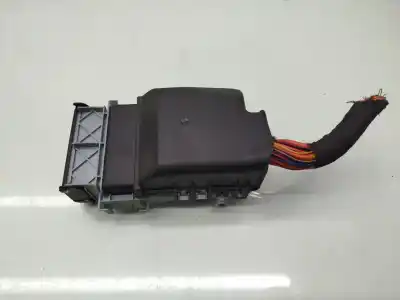 Pezzo di ricambio per auto di seconda mano scatola relè/fusibili per opel zafira tourer c (p12) 1.6 cdti (75) riferimenti oem iam 13222786  