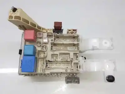 İkinci el araba yedek parçası röle/sigorta kutusu için toyota yaris (_p13_) 1.3 (nsp130_) oem iam referansları 827300d290