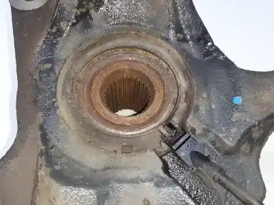 Second-hand car spare part front right knuckle for nissan primastar (x..) avantour l1h1 2.7 t / 7-sitzer oem iam references   