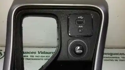 Автозапчасти б/у накладка рычага передач за jeep compass (mk49) 2.0 crd 4x4 ссылки oem iam   