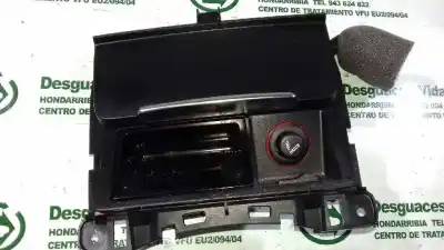 Автозапчастина б/у попільничка для audi a4 b8 avant (8k5) 2.0 tdi посилання на oem iam 8k0857951c  