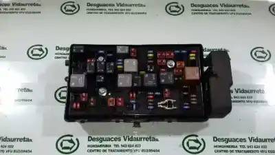 Second-hand car spare part fuse box unit for opel insignia a sedán (g09) 2.0 cdti (69) oem iam references 1327588104