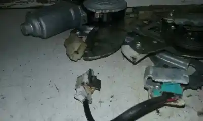 Автозапчастина б/у регулятор вікна передній лівий для mitsubishi l 200 (k6/7) 2.5 td cat посилання на oem iam   